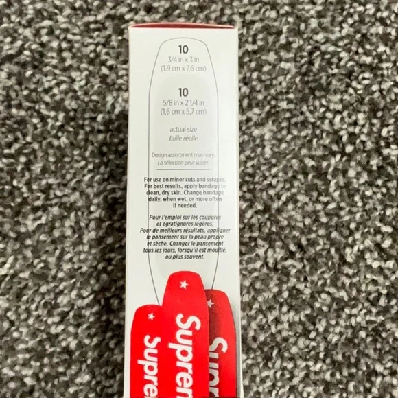 Supreme Band Aid Adhesive Bandages Box of 20 SS19 (Spring Summer 2019) - Picture 4 of 6